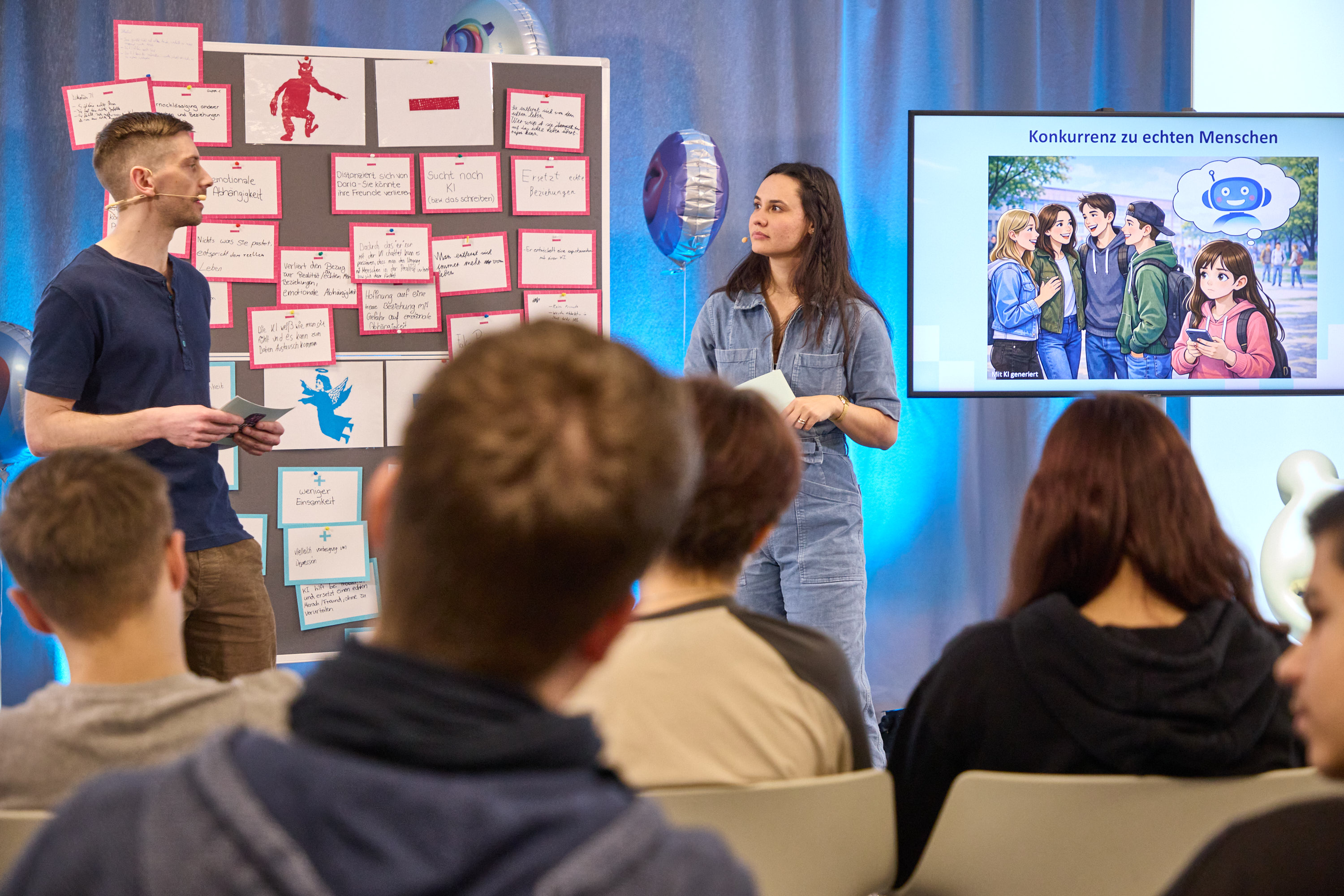 Panel with two speakers at the SID high-level event in Germany