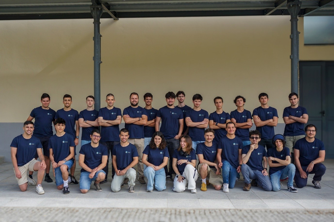 Group photo of all participants (young people, teenagers) participating in the bootcamp