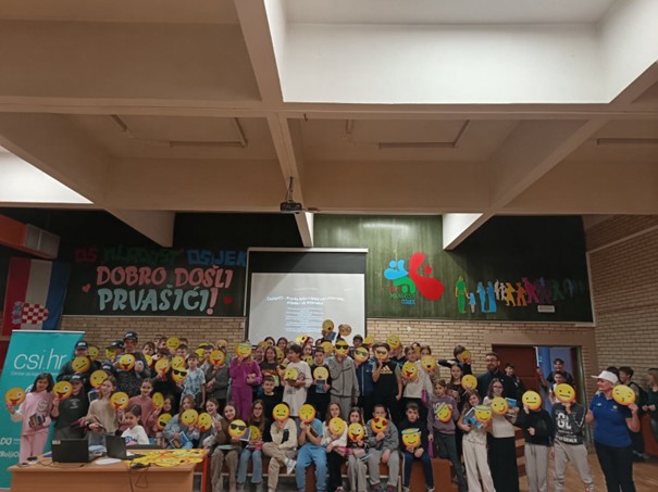 Group picture of all young people invoolved in the event