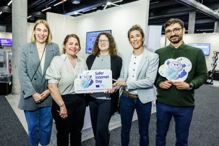 Norwegian State Secretary Ministry of Digitalisation and Public Governance, Marianne Wilhelmsen Kilian Munch visiting the BIK booth. 