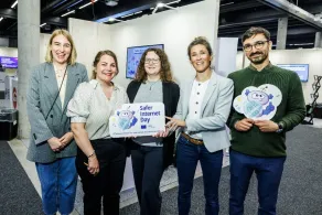Norwegian State Secretary Ministry of Digitalisation and Public Governance, Marianne Wilhelmsen Kilian Munch visiting the BIK booth.