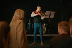 An ordinary concert can turn into cyberbullying