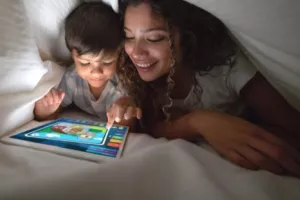 WEBINAR: My child can already swipe, now what’up ?